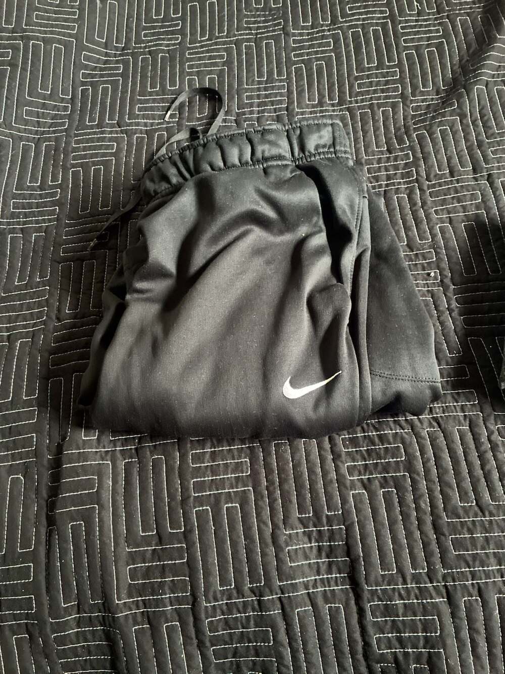 Nike Therma-FIT Black Athletic Sweatpants Size Medium